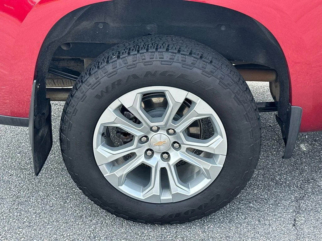 Used 2025 Red Chevrolet LTZ image 17