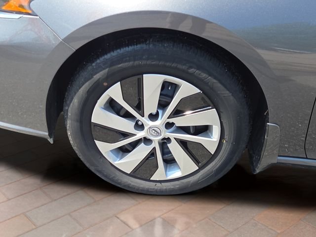 Used 2024 Gun Metallic Nissan 2.5 S image 21