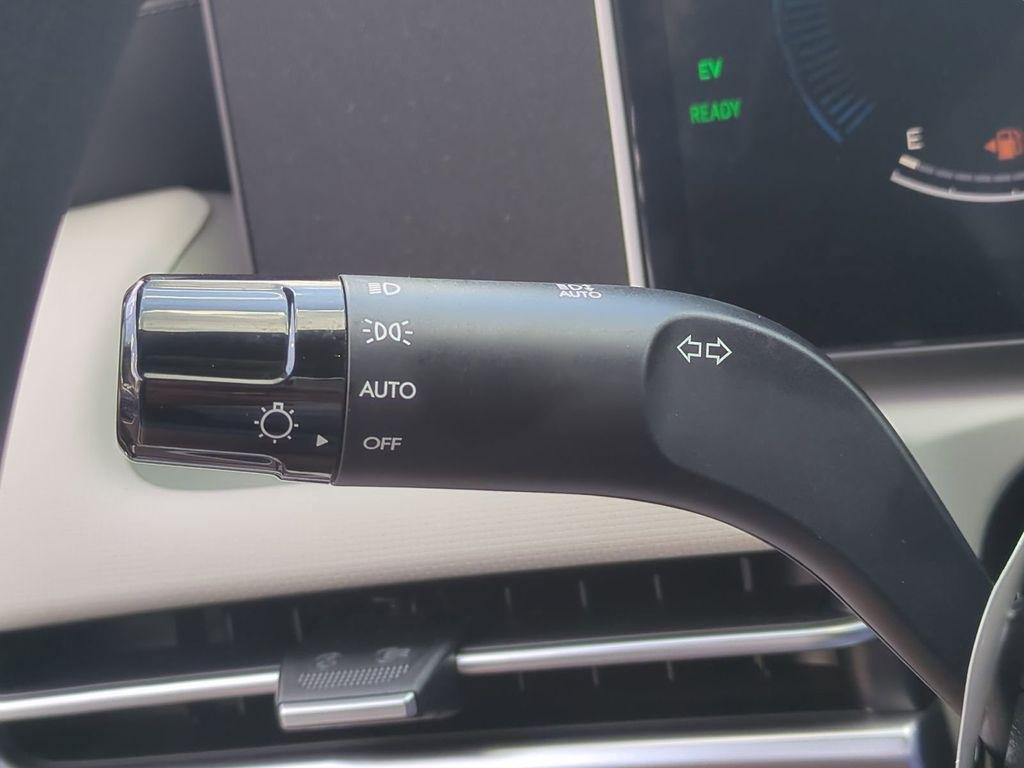 New 2026 White Hyundai SEL AWD image 29
