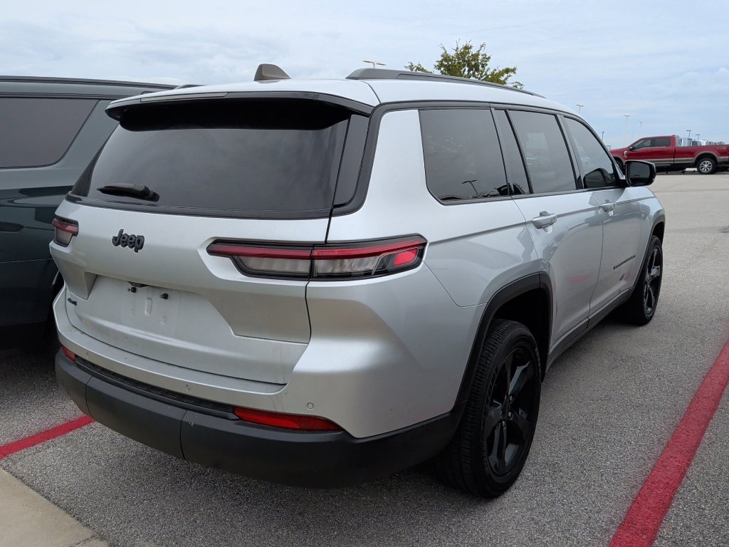 Used 2024 Silver Jeep Altitude X image 6