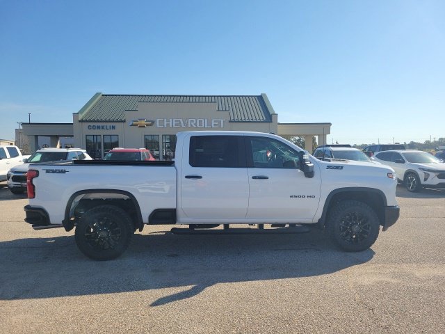 New 2026 Summit White Chevrolet LT image 29