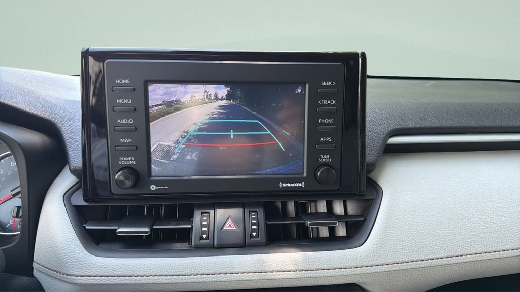 Used 2022 Silver Toyota XLE Premium image 16