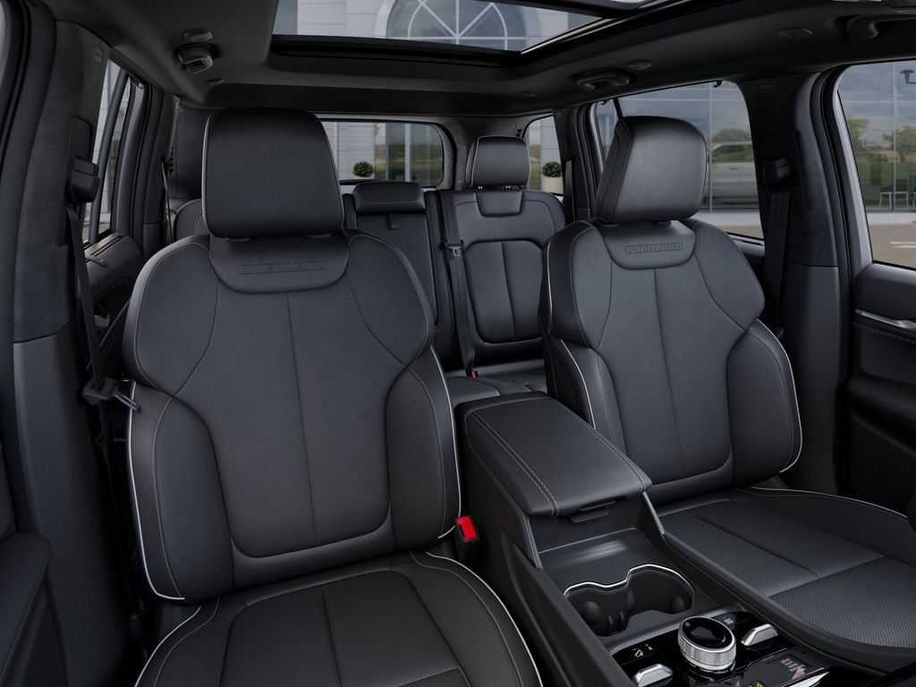 New 2025 Diamond Black Crystal Pearl-Coat Exterior Paint Jeep Overland image 16