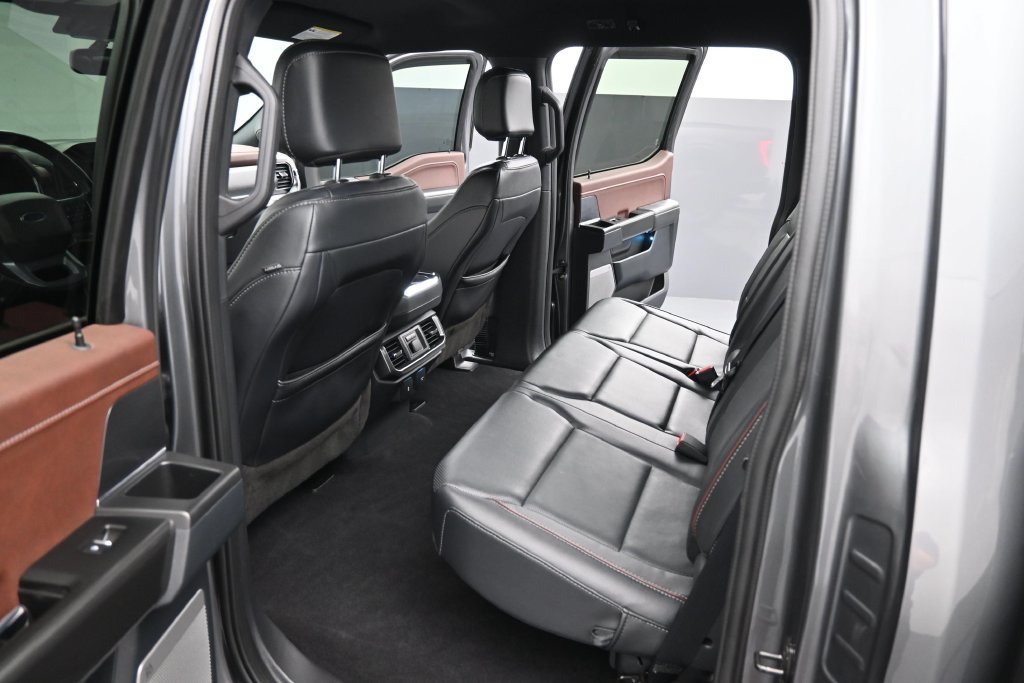 Used 2023 Gray Metallic Ford Lariat image 27