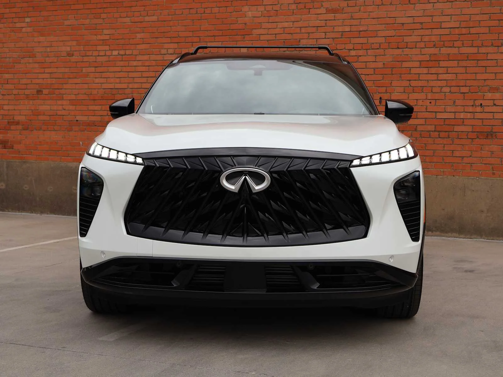 New 2027 2T RAD WHT INFINITI Autograph AWD image 2