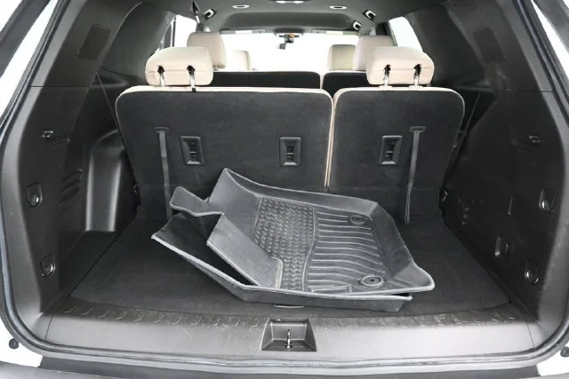 Used 2023 White Chevrolet LS image 9