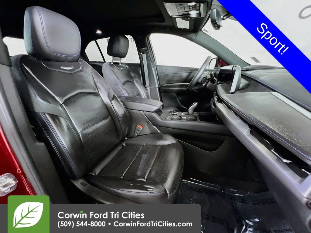 Used 2025  Cadillac Sport image 17
