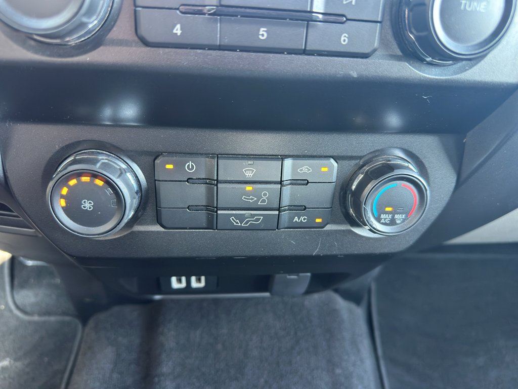 Used 2019 Oxford White Ford XLT image 15