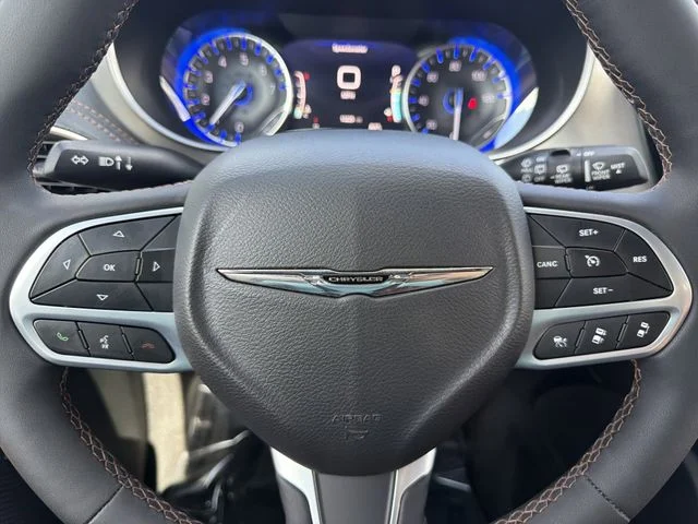 Used 2024 Black Chrysler Pinnacle image 34
