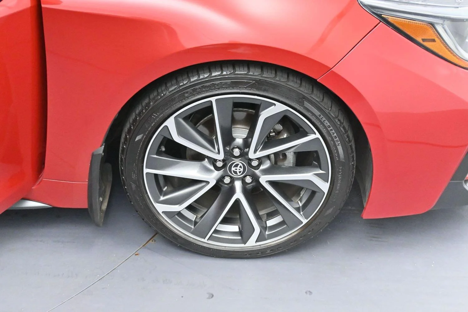 Used 2020 Barcelona Red Metallic Toyota SE image 31
