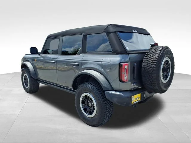 Used 2022 Gray Ford Badlands image 8