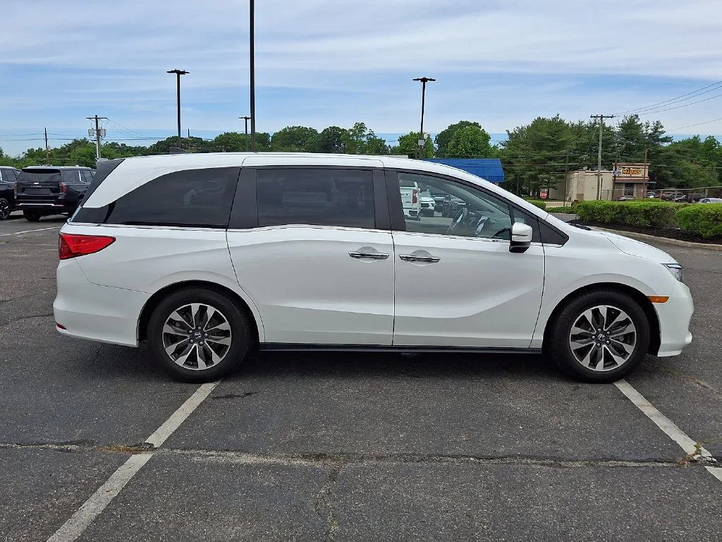 Used 2023 White Honda EX-L image 13