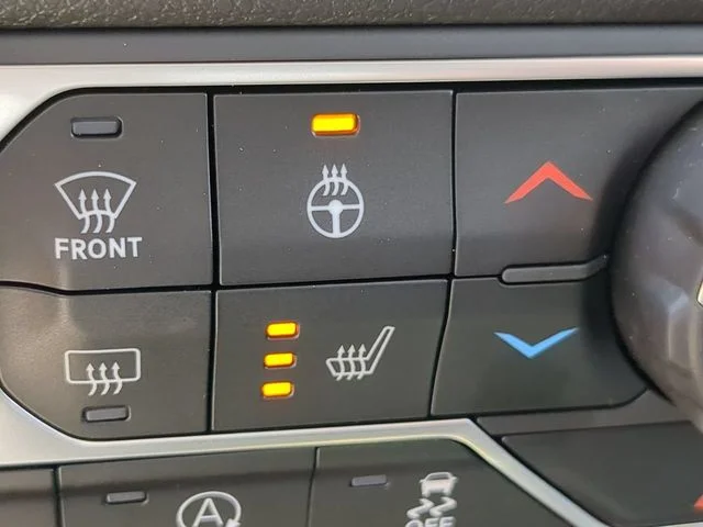 Used 2024 Red Jeep Sport S image 23