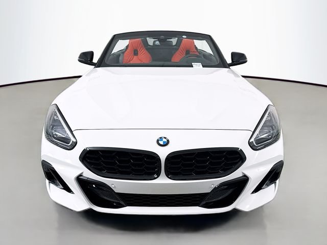 New 2026 Alpine White BMW sDrive30i image 2