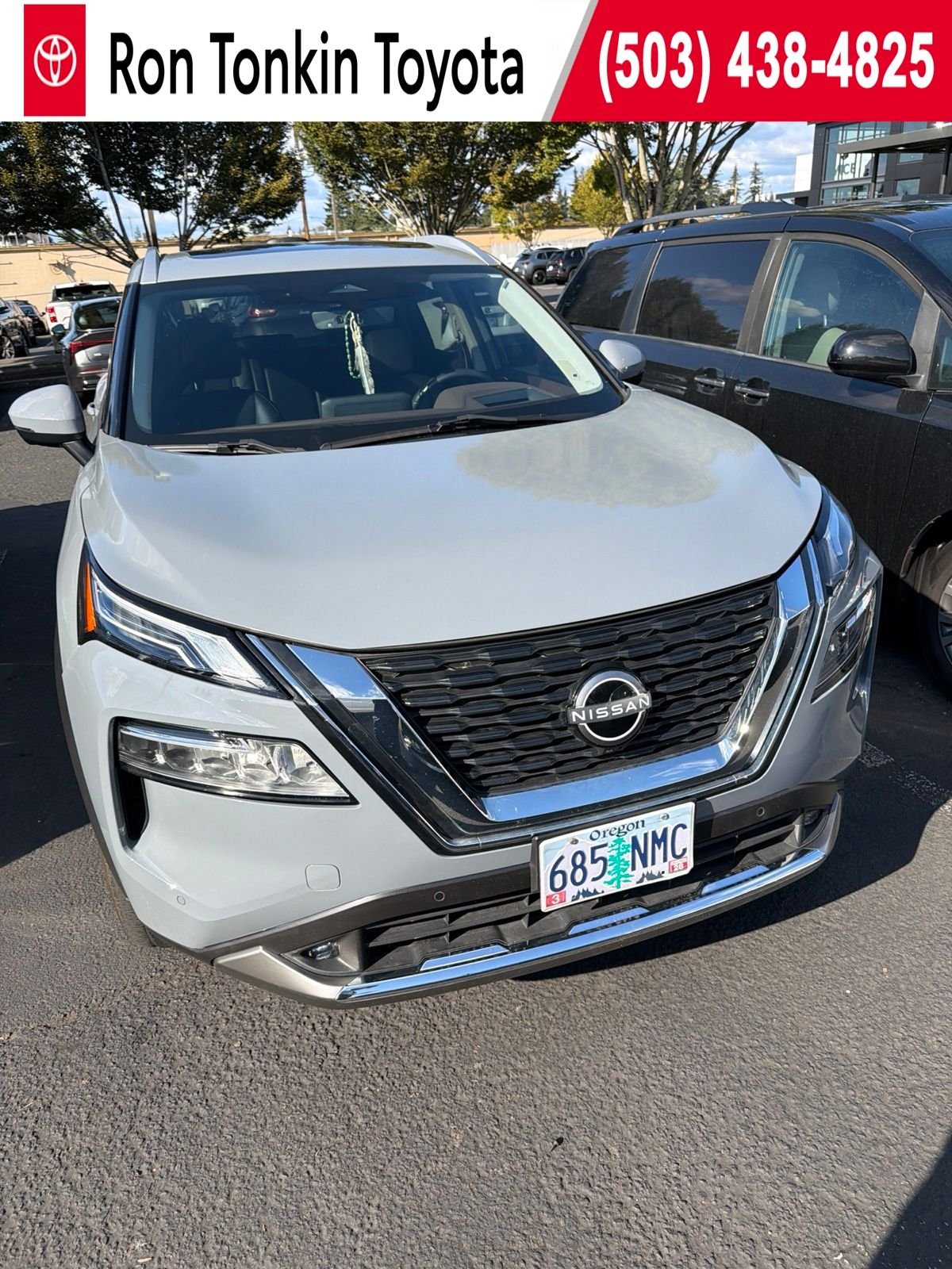 Used 2022 Boulder Gray Pearl Nissan Platinum image 1