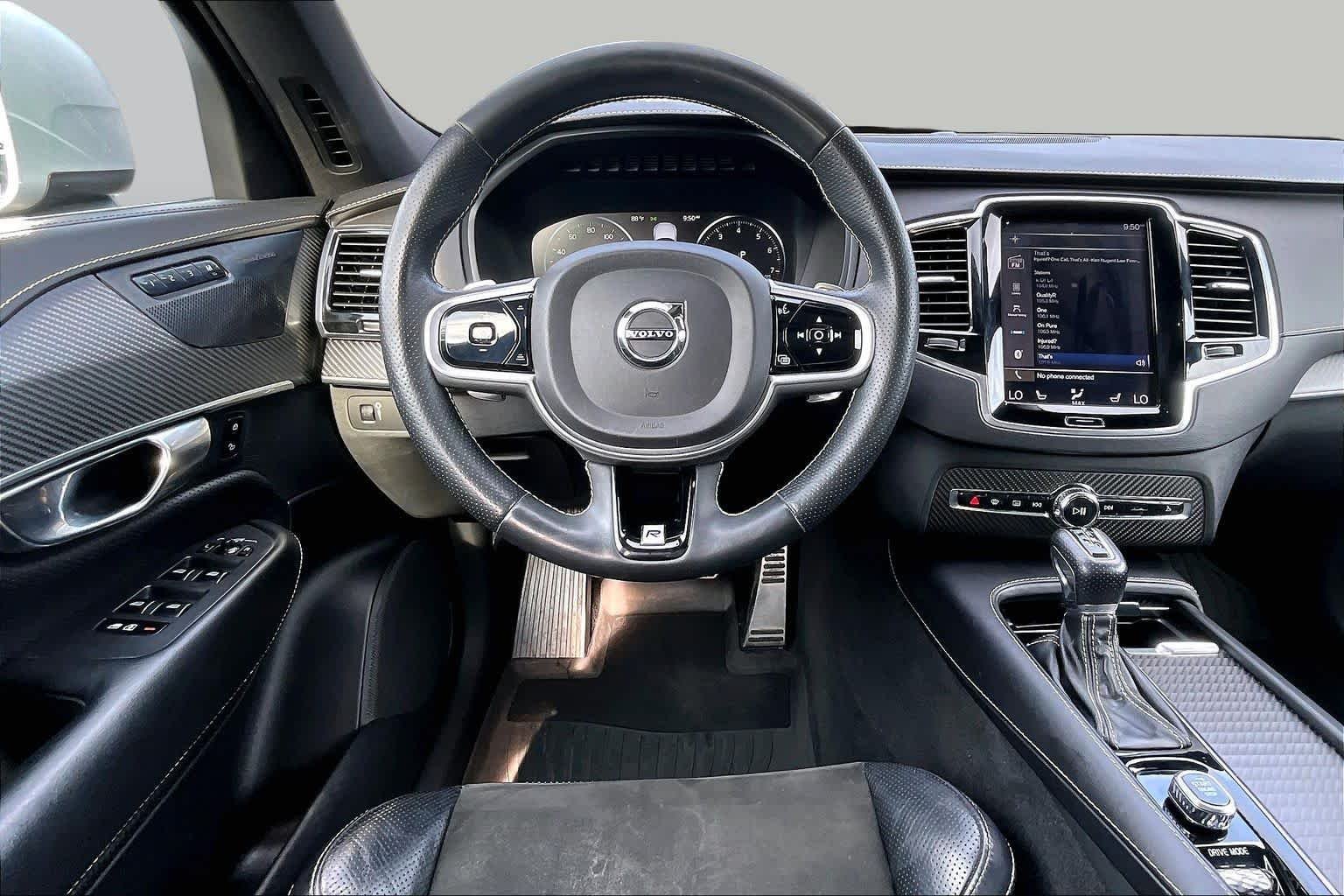 Used 2019 Onyx Black Metallic Volvo R-Design image 6