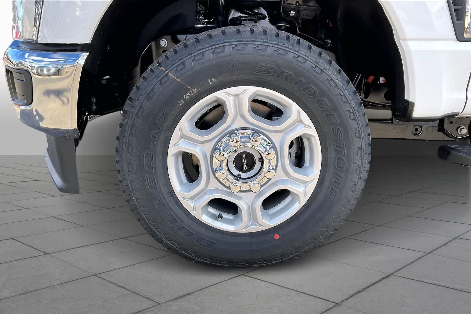 New 2026 Z1/OXFORD WHITE Ford XLT image 11