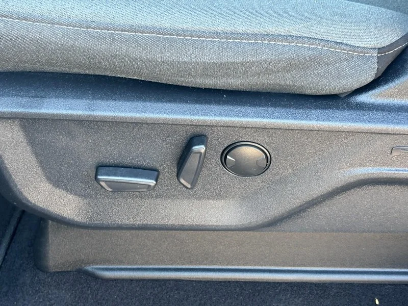 Used 2023 Agate Black Metallic Ford XLT image 15