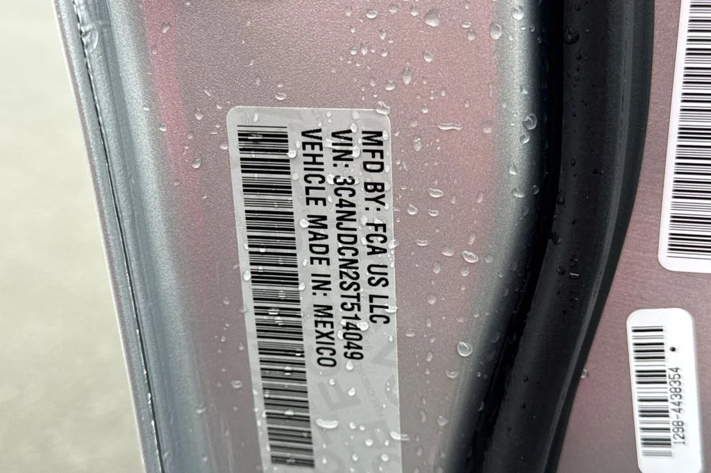 Used 2025 Silver Jeep Limited image 36