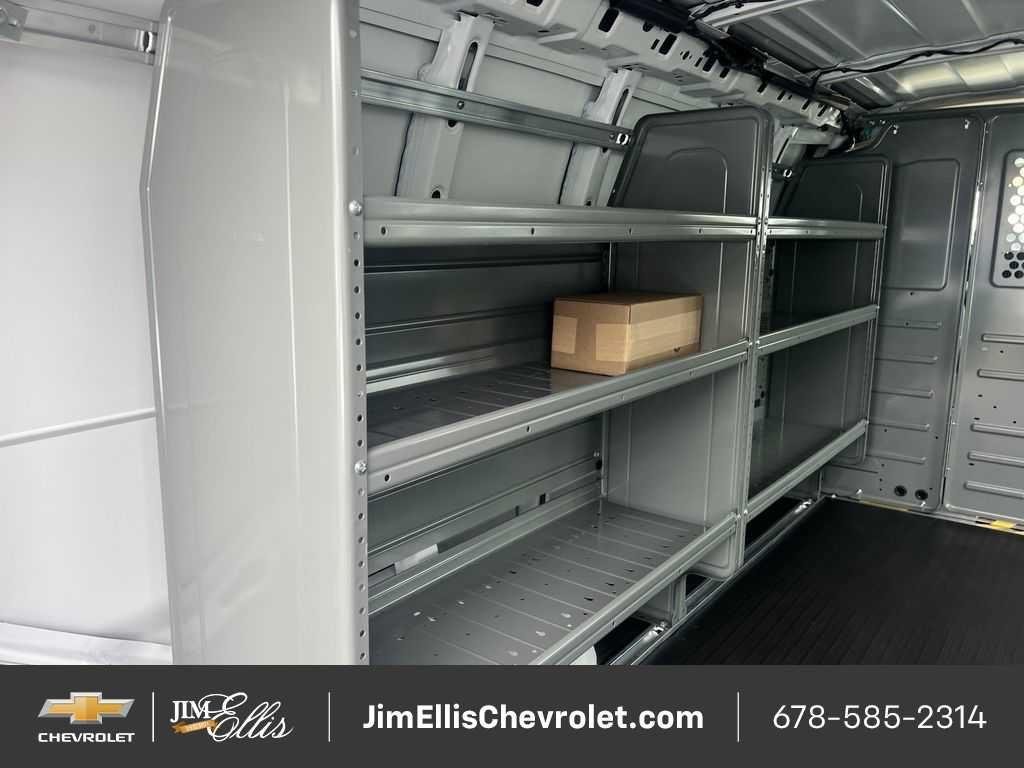 2025 Chevrolet Express Cargo Work Van - Photo 10
