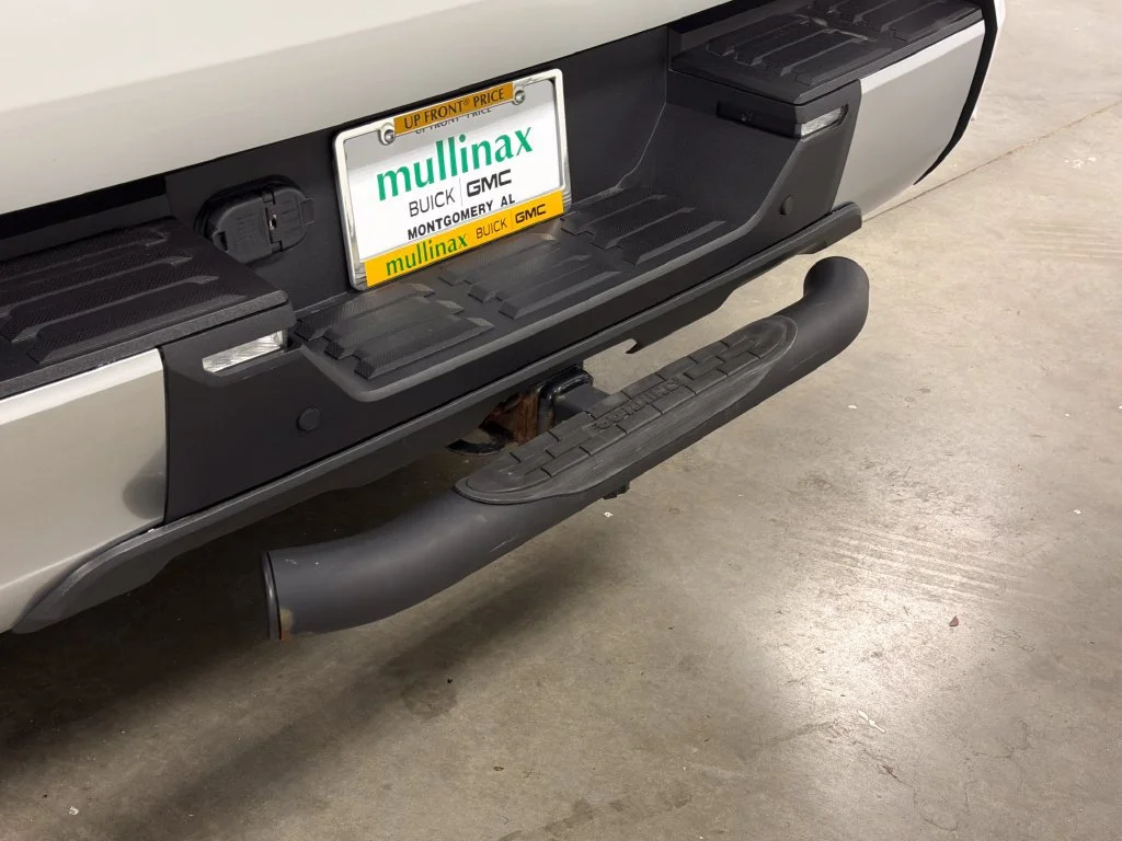 Used 2022 Off-white Toyota Limited image 19