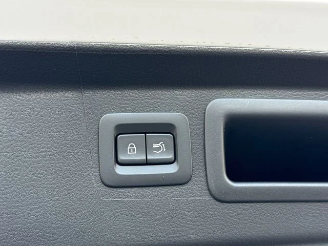 New 2026 Wind Chill Pearl Mazda Premium AWD image 18