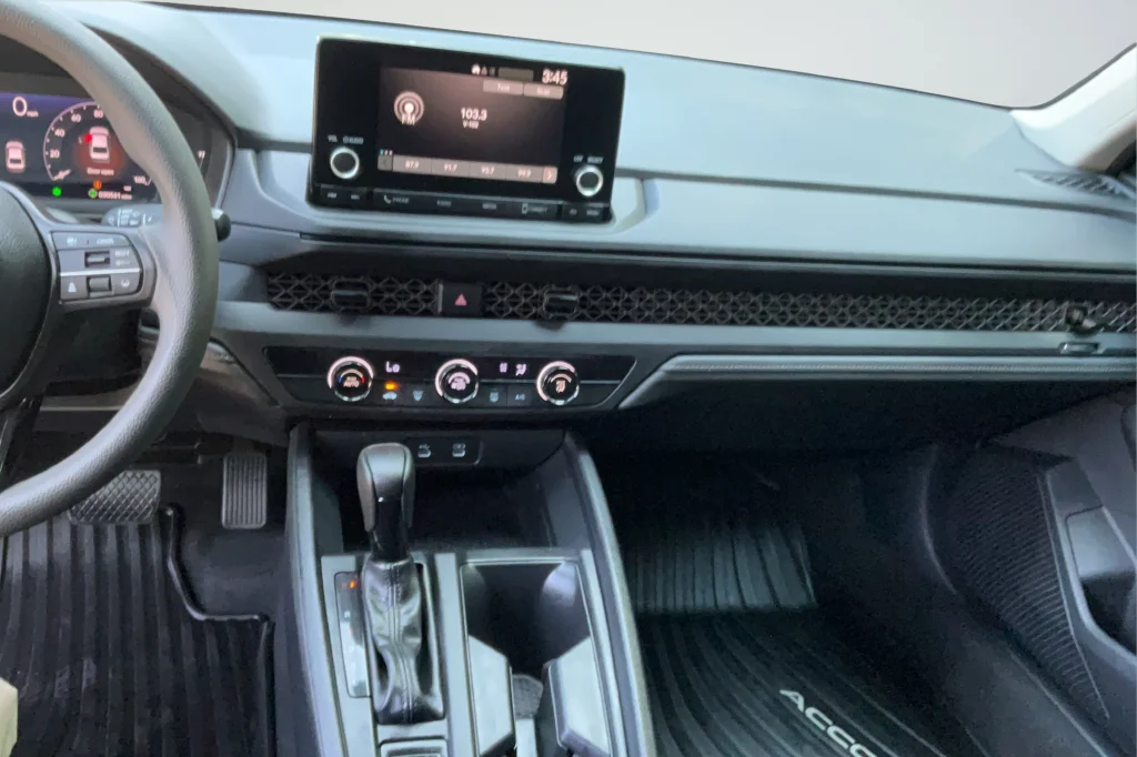 2025 Honda Accord LX - Photo 16