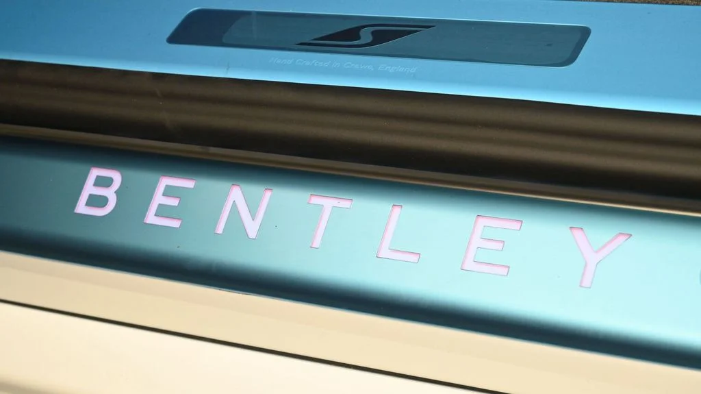 New 2026 White Bentley  image 20