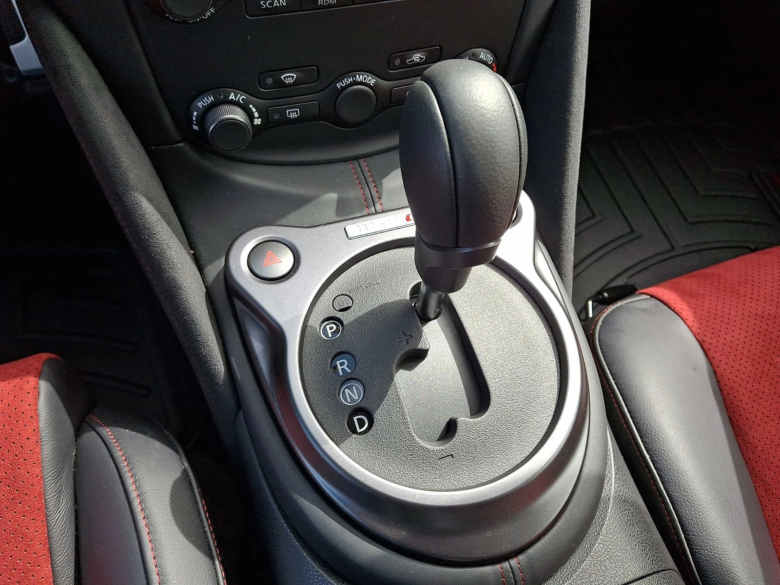 Used 2020 Pearl White Tricoat Nissan NISMO image 14