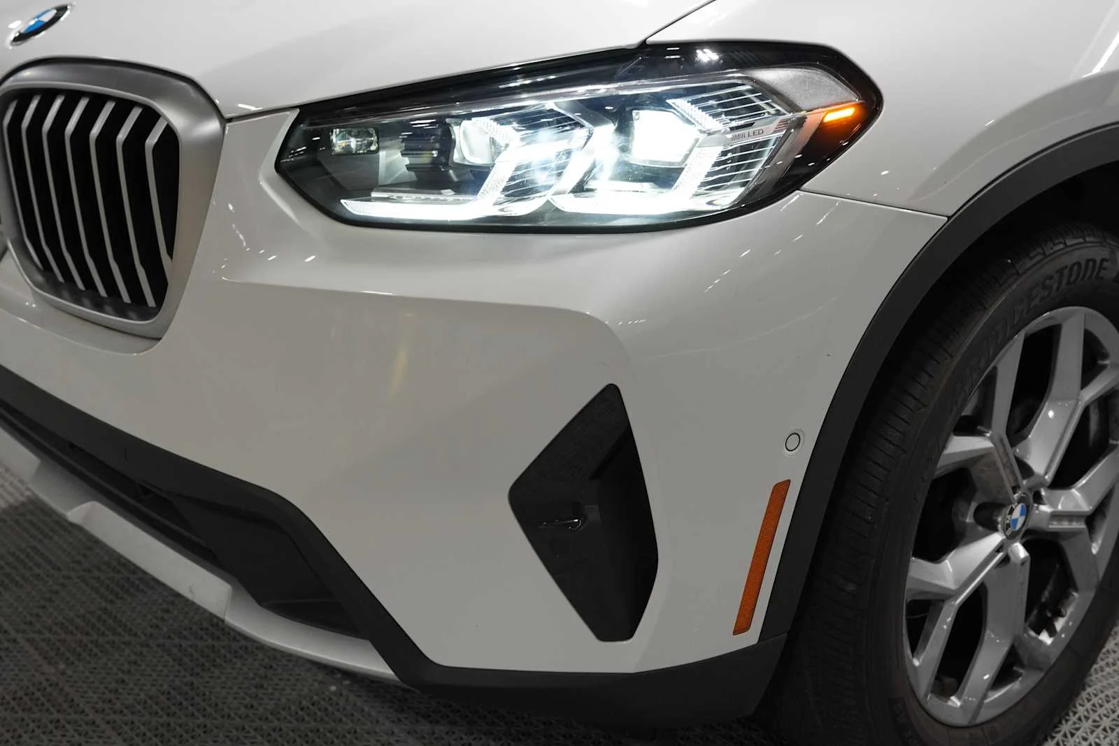 Certified Used 2023 Mineral White Metallic BMW sDrive30i image 7
