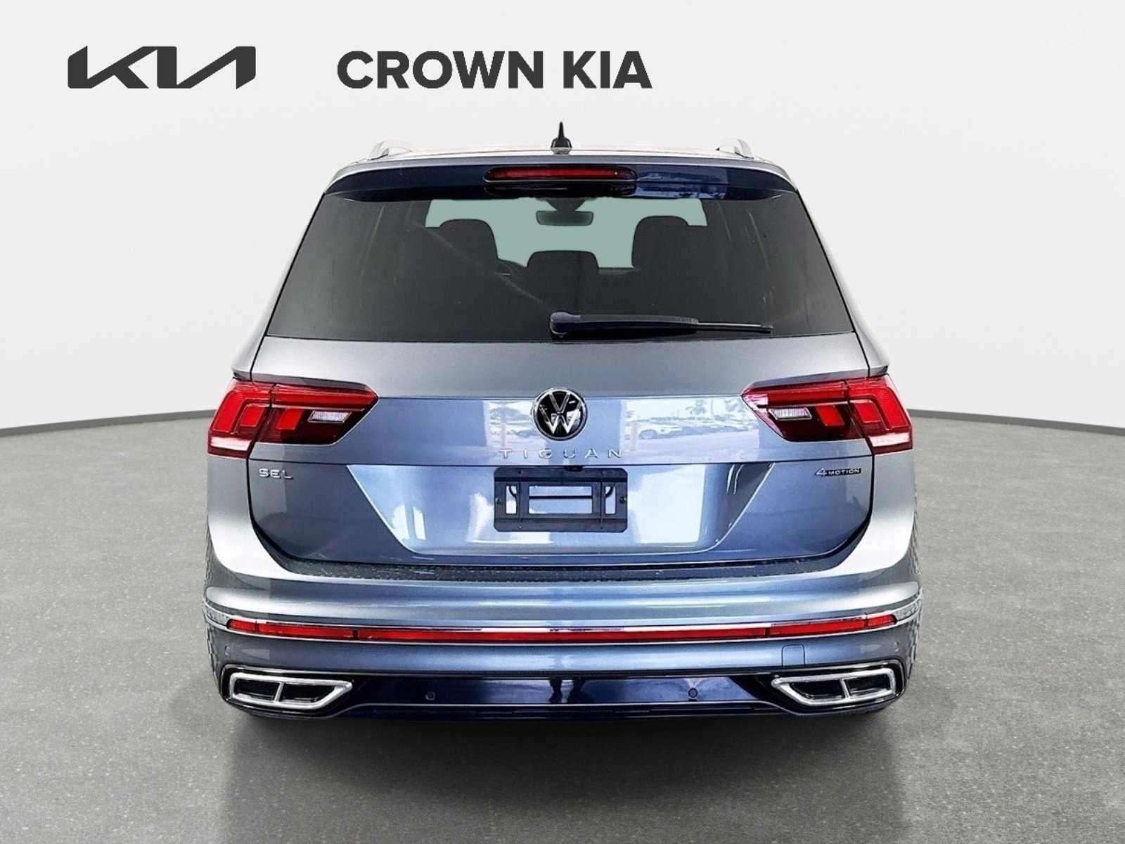 Used 2024 Gray Volkswagen SEL R-Line image 6