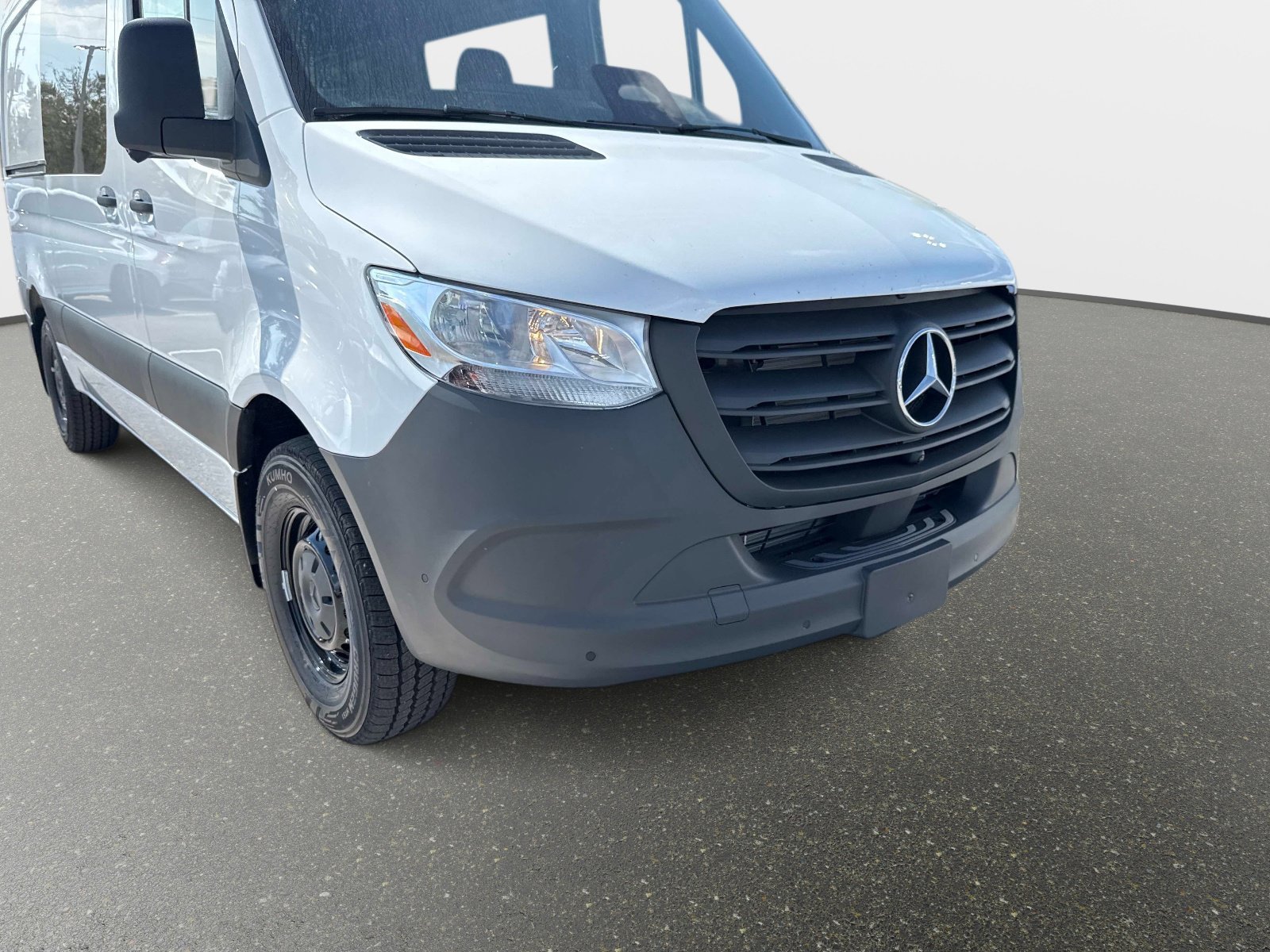 New 2026 Arctic White Sprinter Crew 144 WB image 7