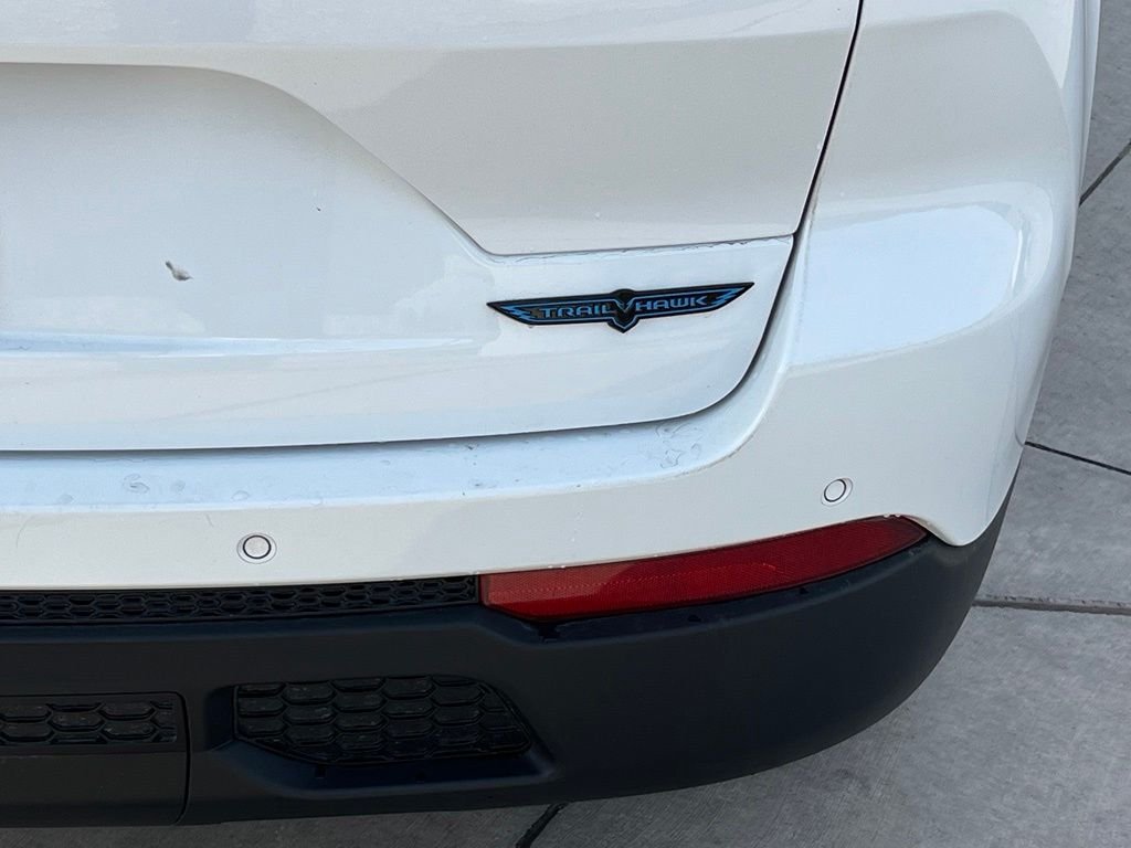 Used 2025 White Jeep Trailhawk 4xe image 6