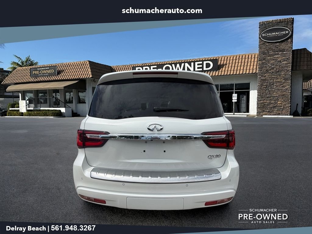 Used 2024 White INFINITI LUXE image 6