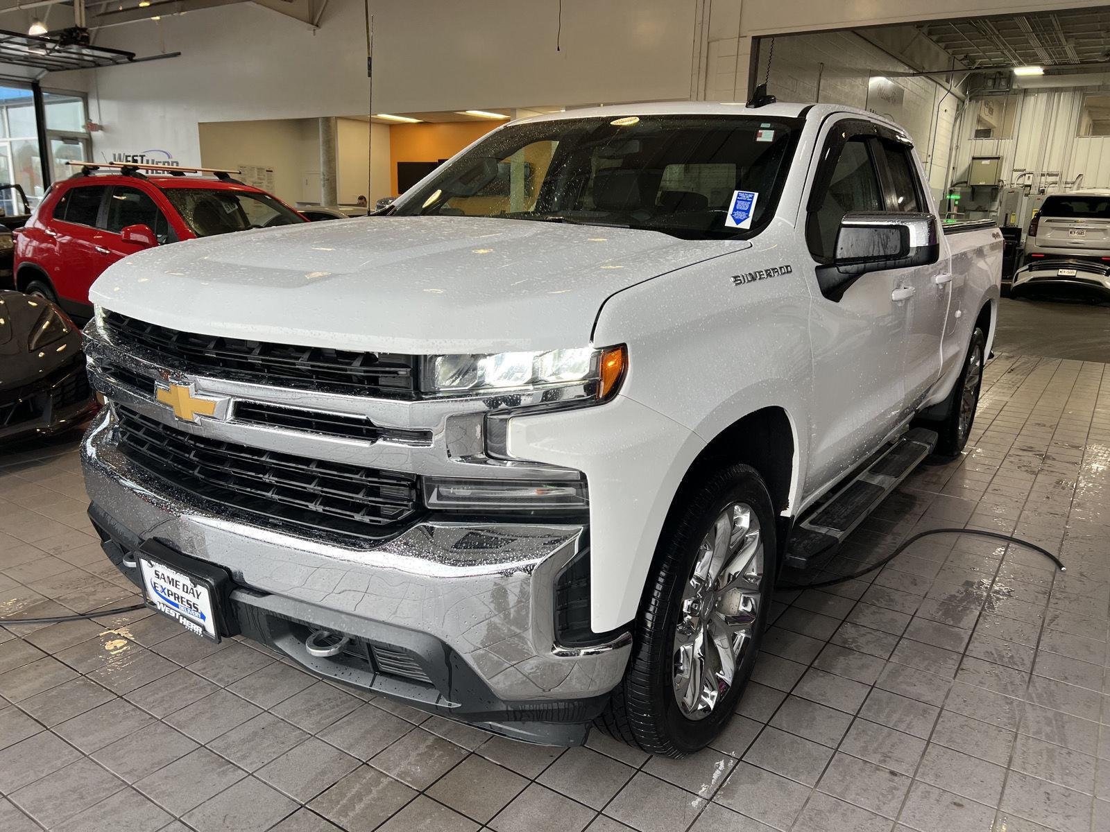 Used 2021 Summit White Chevrolet LT image 4