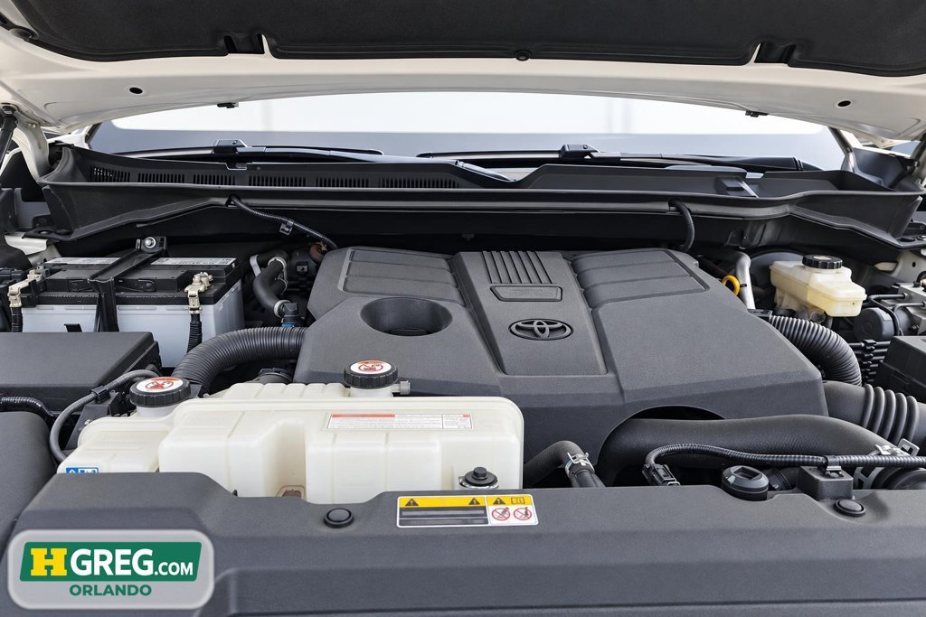 Used 2024 Wind Chill Pearl Toyota Platinum image 12