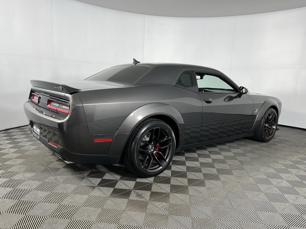 2022 Dodge Challenger R/T Scat Pack Widebody photo 4