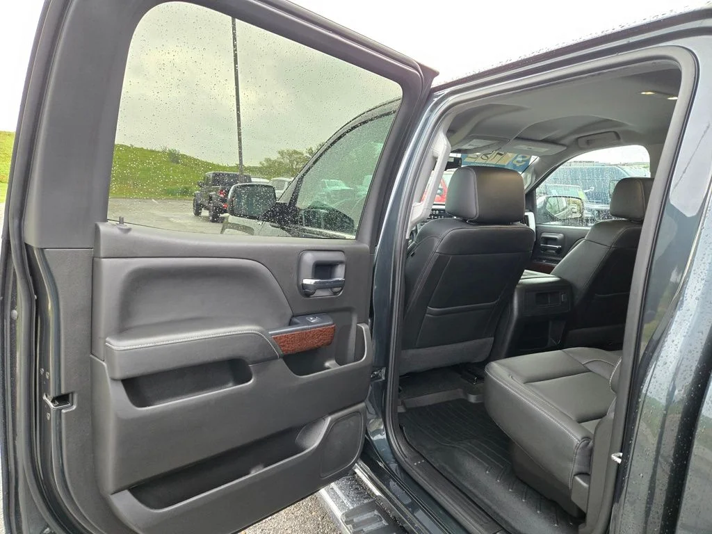 Used 2018 Gray GMC SLT image 28