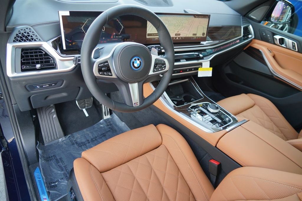 New 2026 Tanzanite Blue II Metallic BMW xDrive50e image 13