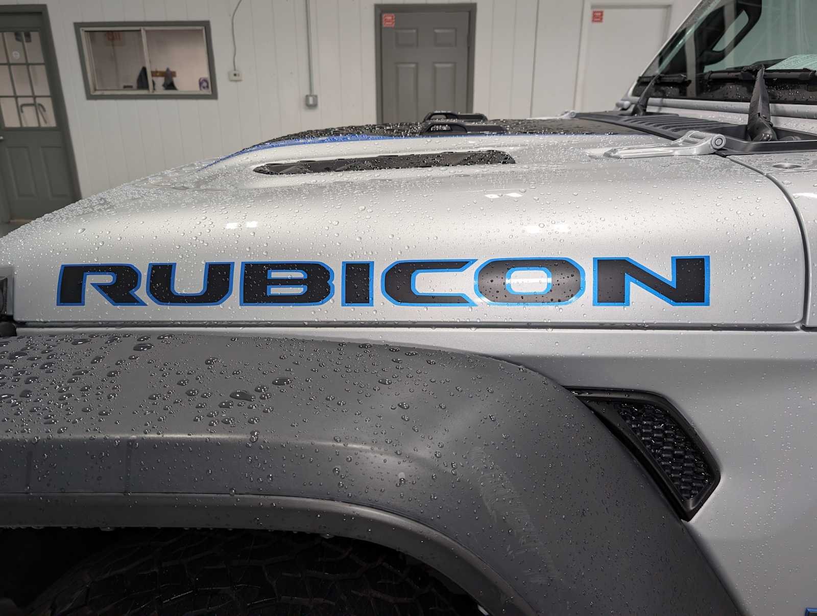 Used 2024 Silver Zynith Clearcoat Jeep Rubicon image 13