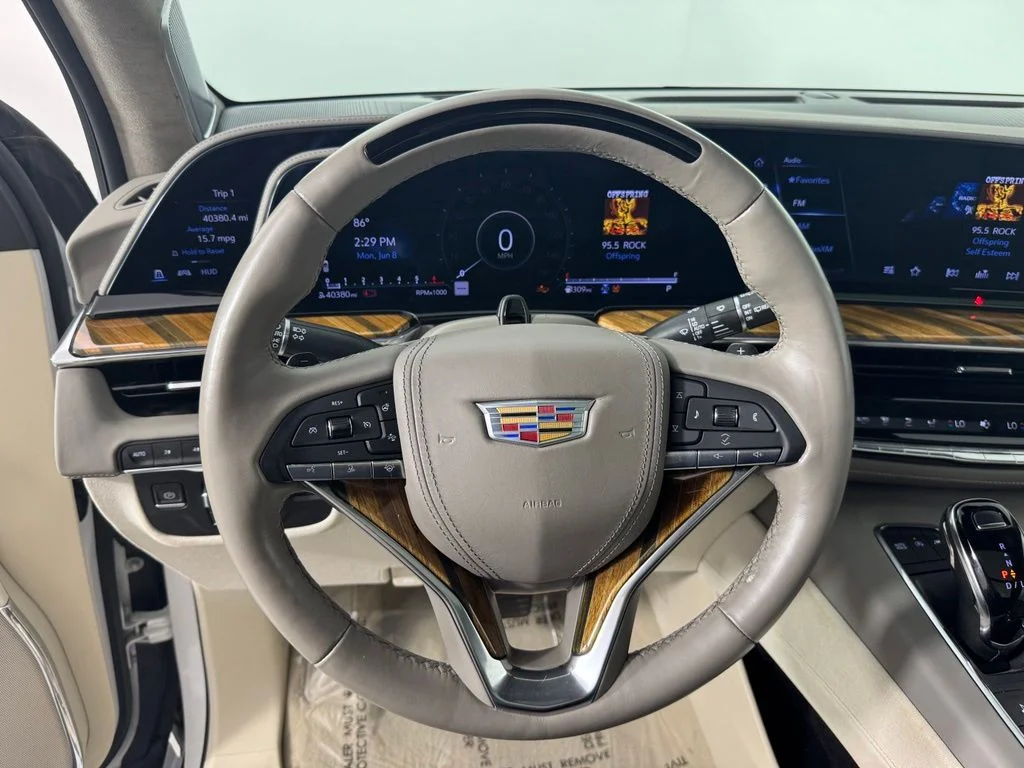 Used 2024 Crystal White Tricoat Cadillac Sport Platinum image 17