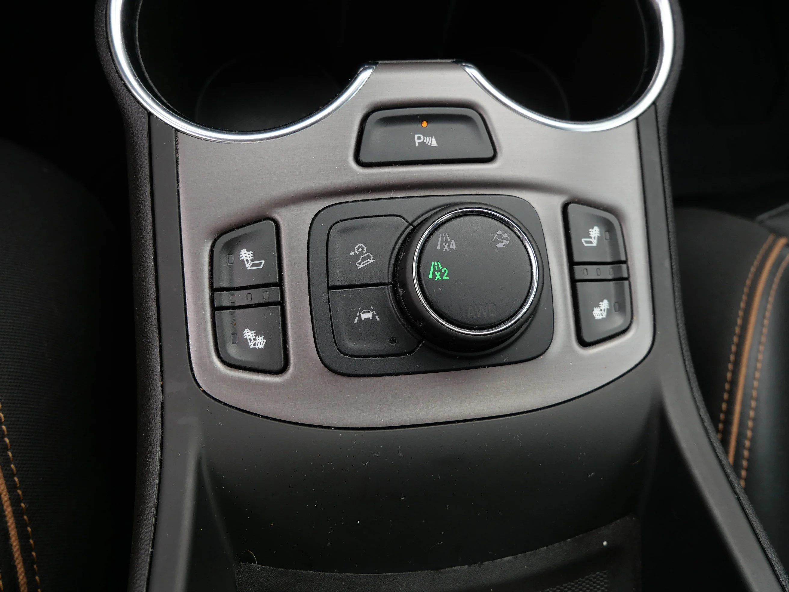 Used 2023 Summit White GMC AT4 image 32