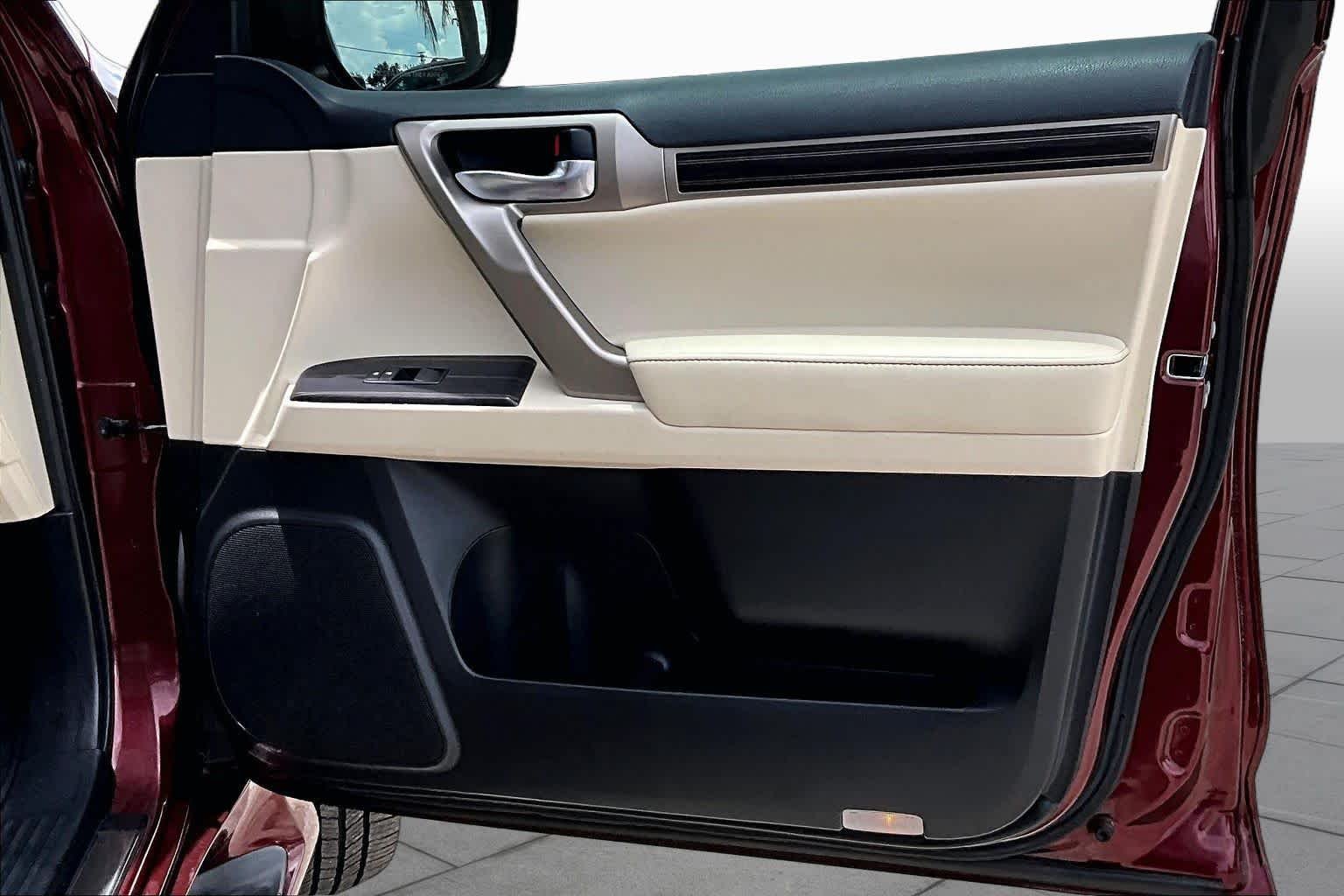 Used 2020 Claret Mica Lexus Premium image 27