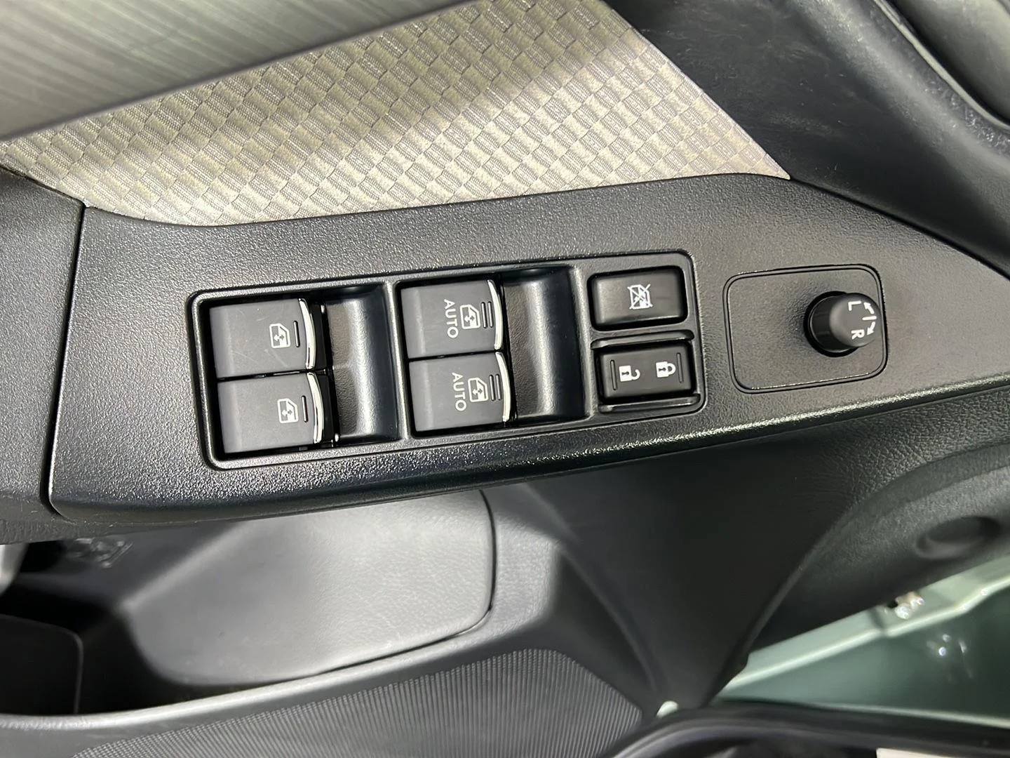 Used 2017 Jasmine Green Metallic Subaru 2.5i image 16