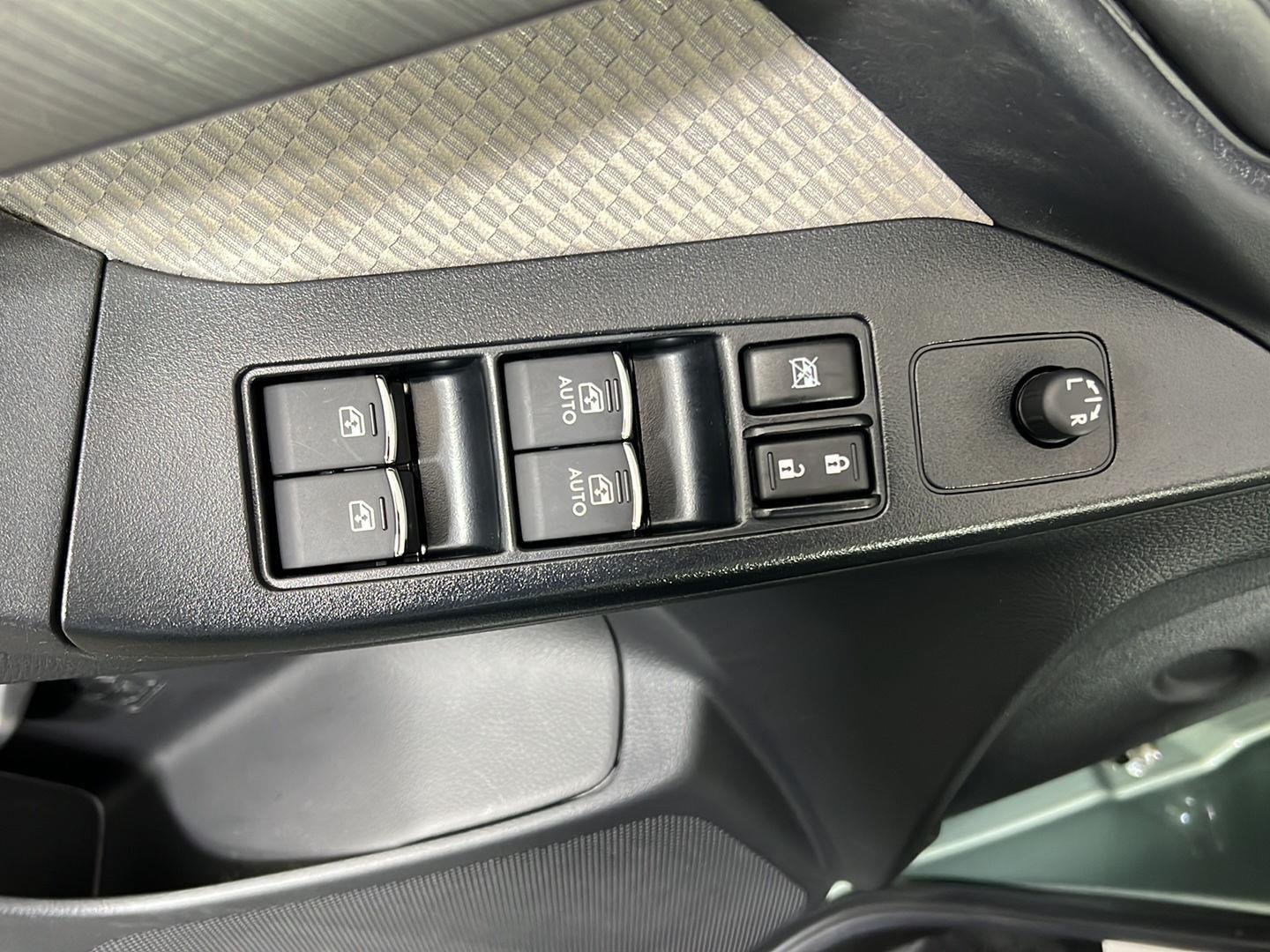 Used 2017 Jasmine Green Metallic Subaru 2.5i image 16