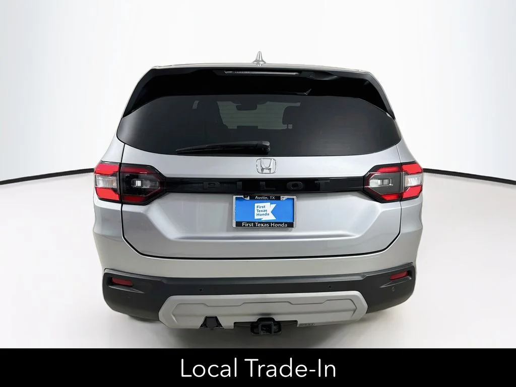 Certified Used 2025 Lunar Silver Metallic Honda EX-L image 7