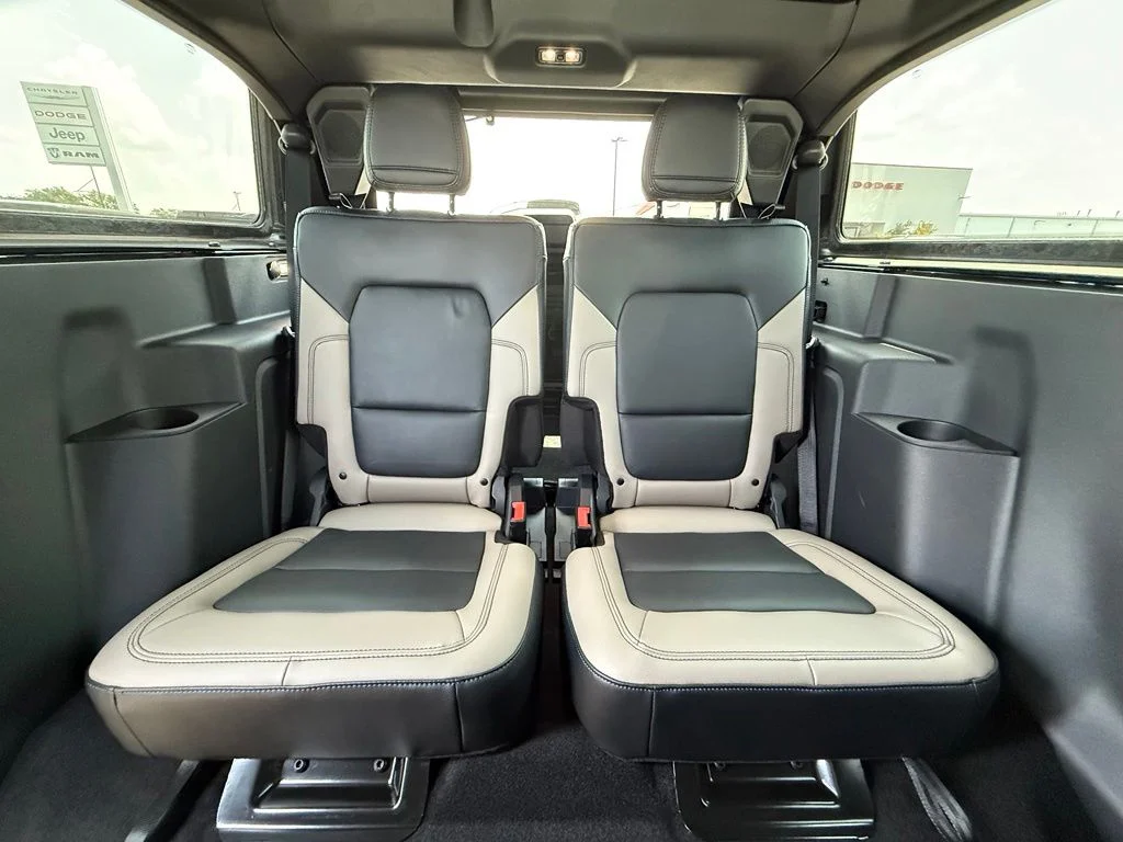 Used 2024 Black Ford Wildtrak image 30