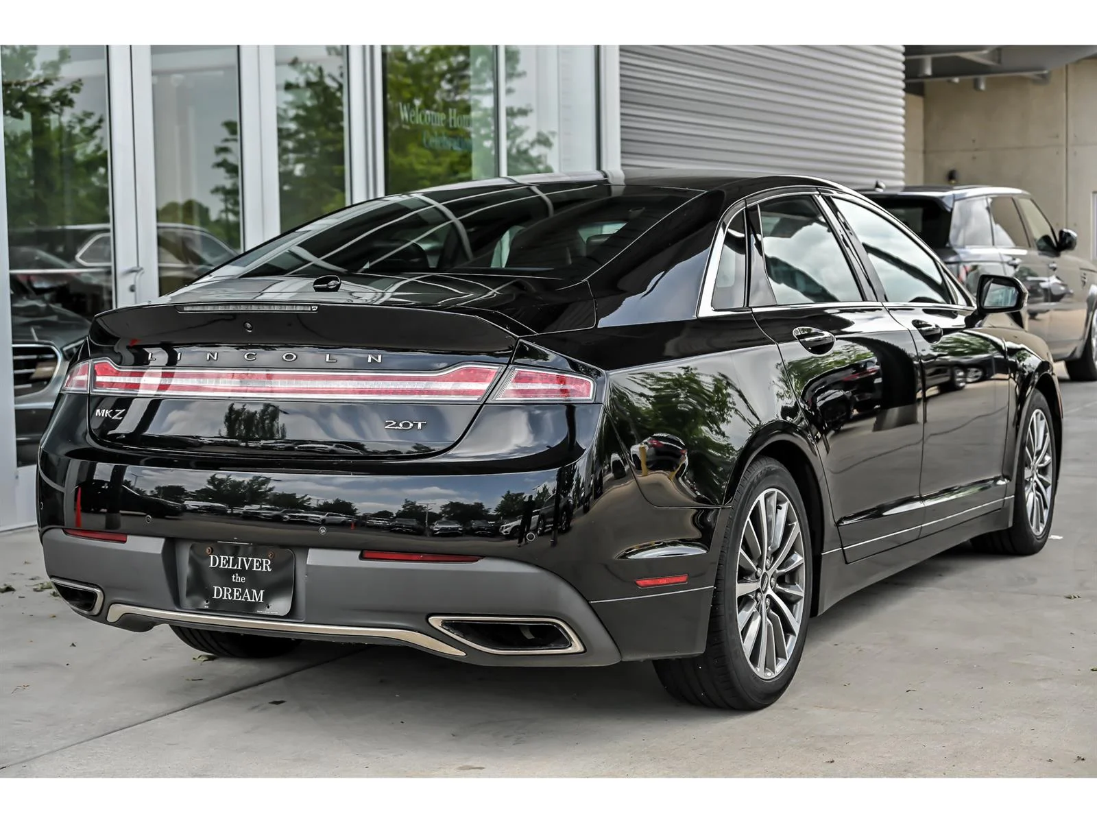 Used 2019 Black Lincoln  image 8
