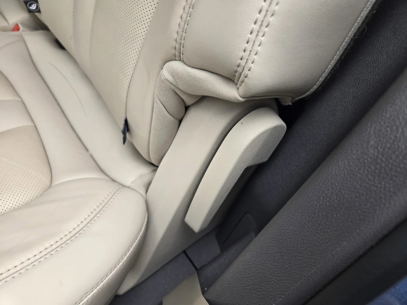Used 2018 Blue Metallic LINCOLN Select image 32