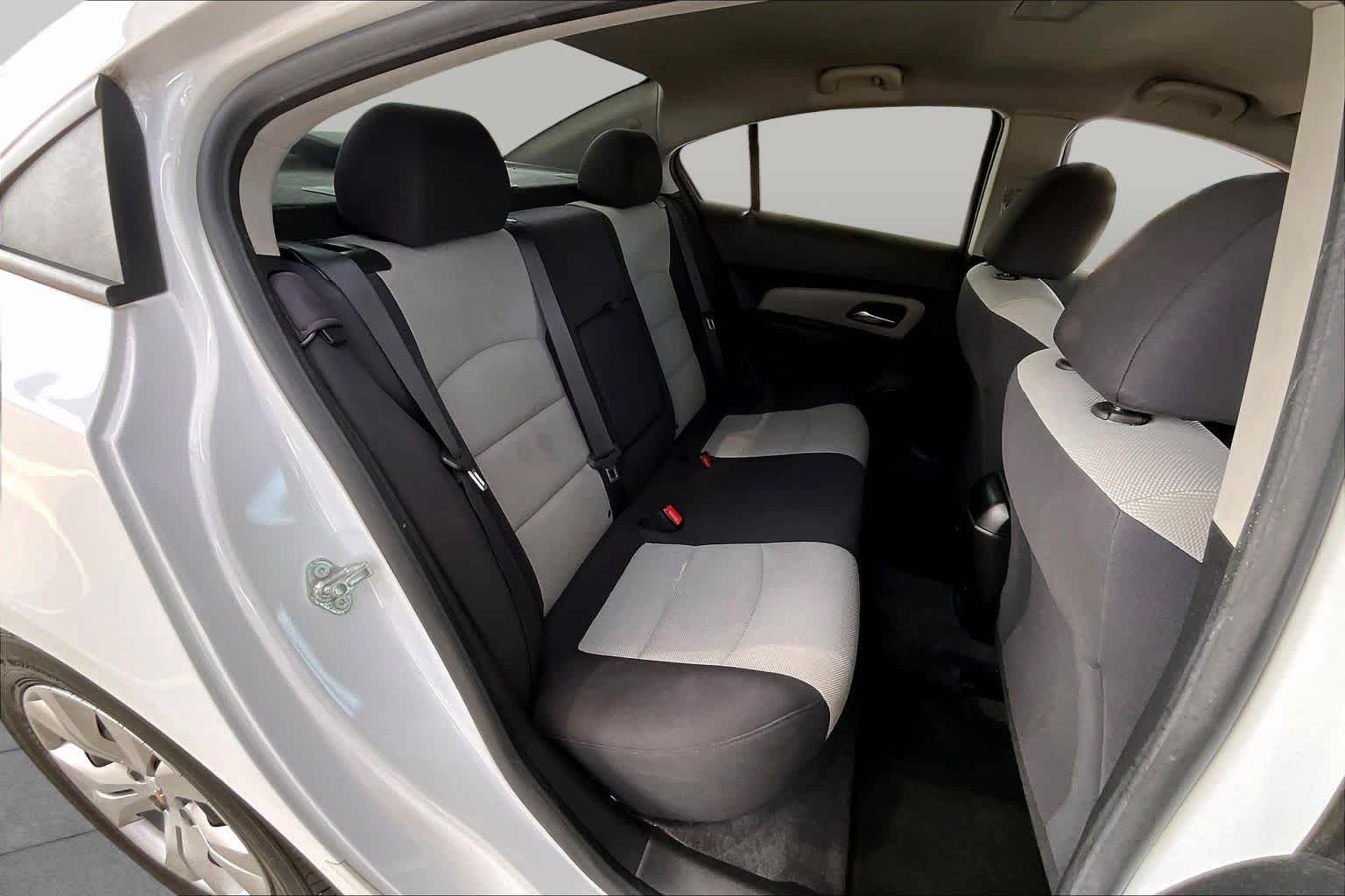 Used 2013 Summit White Chevrolet LS image 19